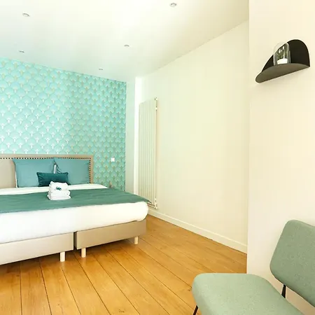 Mbm - Eiffel Tower *