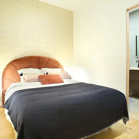 Mbm - Eiffel Tower 파리