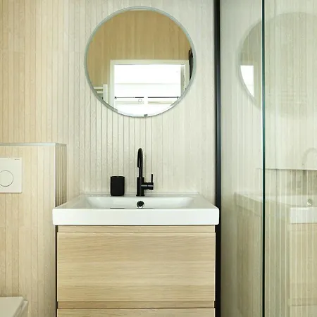 Mbm - Eiffel Tower باريس